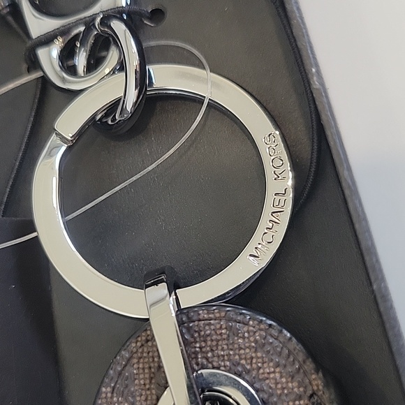 NWT MICHAEL KORS bottle opener keyfob - Picture 6 of 7